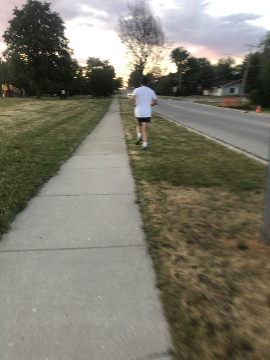 If u recognize this man pls have him contact me. He passed me on my run tn and I just want to let him know I wasn’t trying that hard okay?? Pls i have to let him know