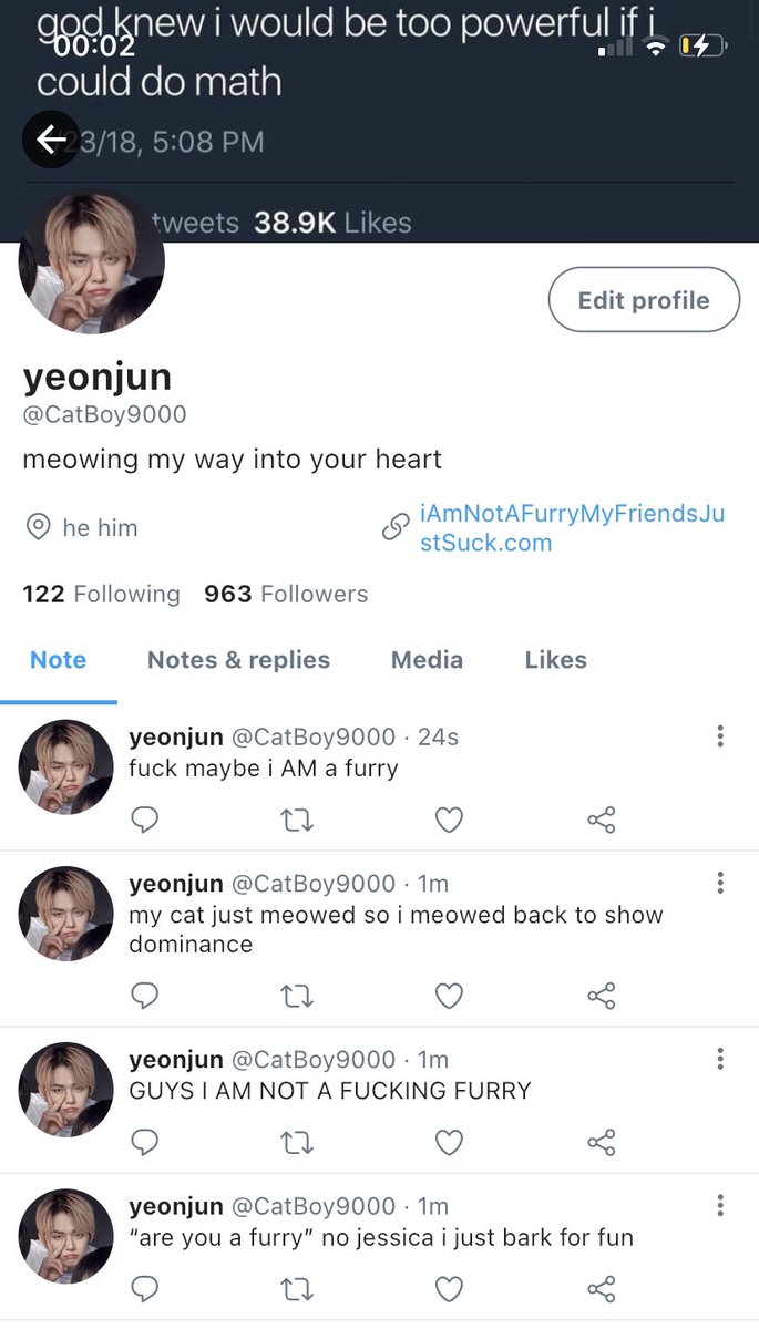 tubatufics's tweet photo. yeonbin au:
in which soobin, a young man who’s never worked in his whole life, impulsively gets himself a job in a bubble tea shop and one customer, who keeps meowing at cats, seems to find a liking in annoying a certain stuttering barista. 

aka the barista au we all need https://t.co/edwsn192i2