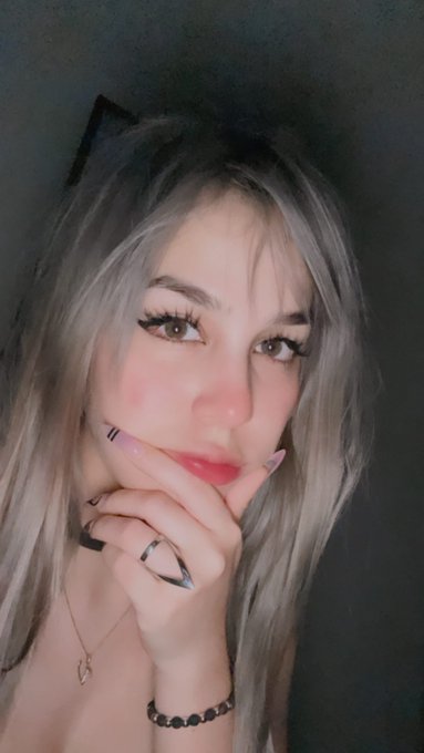 Yo a las 4 am pensando si ir al ba&ntilde;o o no ya que podr&iacute;a estar el coco esper&aacute;ndome 🥲 https://t.co/r07<a href="/tag/valorantchampions"class="tags"><span>#valorantchampions</span></a>