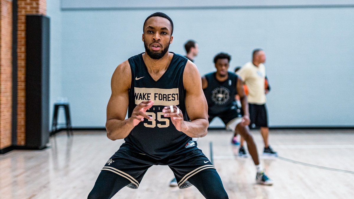 𝑂𝑛 𝑡ℎ𝑒 𝑠𝑢𝑚𝑚𝑒𝑟 𝑔𝑟𝑖𝑛𝑑. 

#GoDeacs 🎩🏀