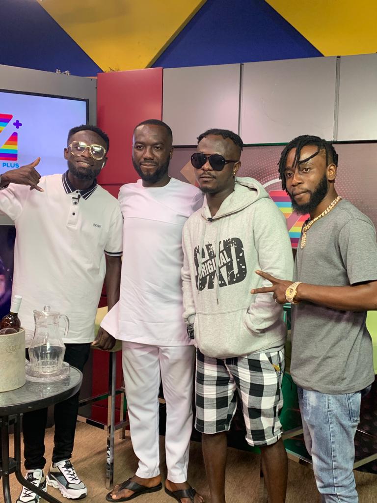 KuntaKinteGh_'s tweet photo. And it was a successful day glory be to God ,the team ( @richkidempiregh ) @realrichkidgh , @MrBoNeZgh , &amp; @musicplusgh for holding us with the premier
God bless y'all Family
We ain't dead yet.
Akwaaba Video is Out.
Check from link in bio
#KuntaKinteIsBack 
#KuntaKinteAkwaaba https://t.co/SFWP4xPgsP