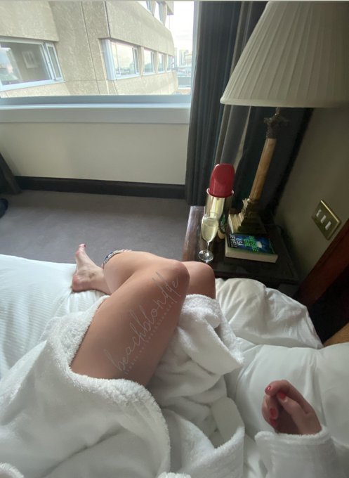 Ps&hellip;I&rsquo;m a bookworm https://t.co/JKH4sG78Ci