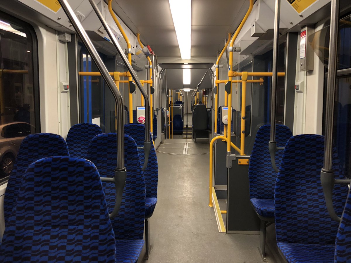 TrainspotterA's tweet photo. Na 32 jaar trouwe dienst is het doek helaas gevallen voor de laatste @GVBnieuws 11G’s, vandaag was de laatste geplande inzet. Hier de 914 op zijn laatste rit op lijn 5. https://t.co/rNgotXIMjB