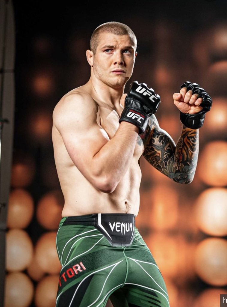 BorrachinhaMMA's tweet photo. I could fight this Moron if he show to fight like that. https://t.co/xQnS3rcqaN