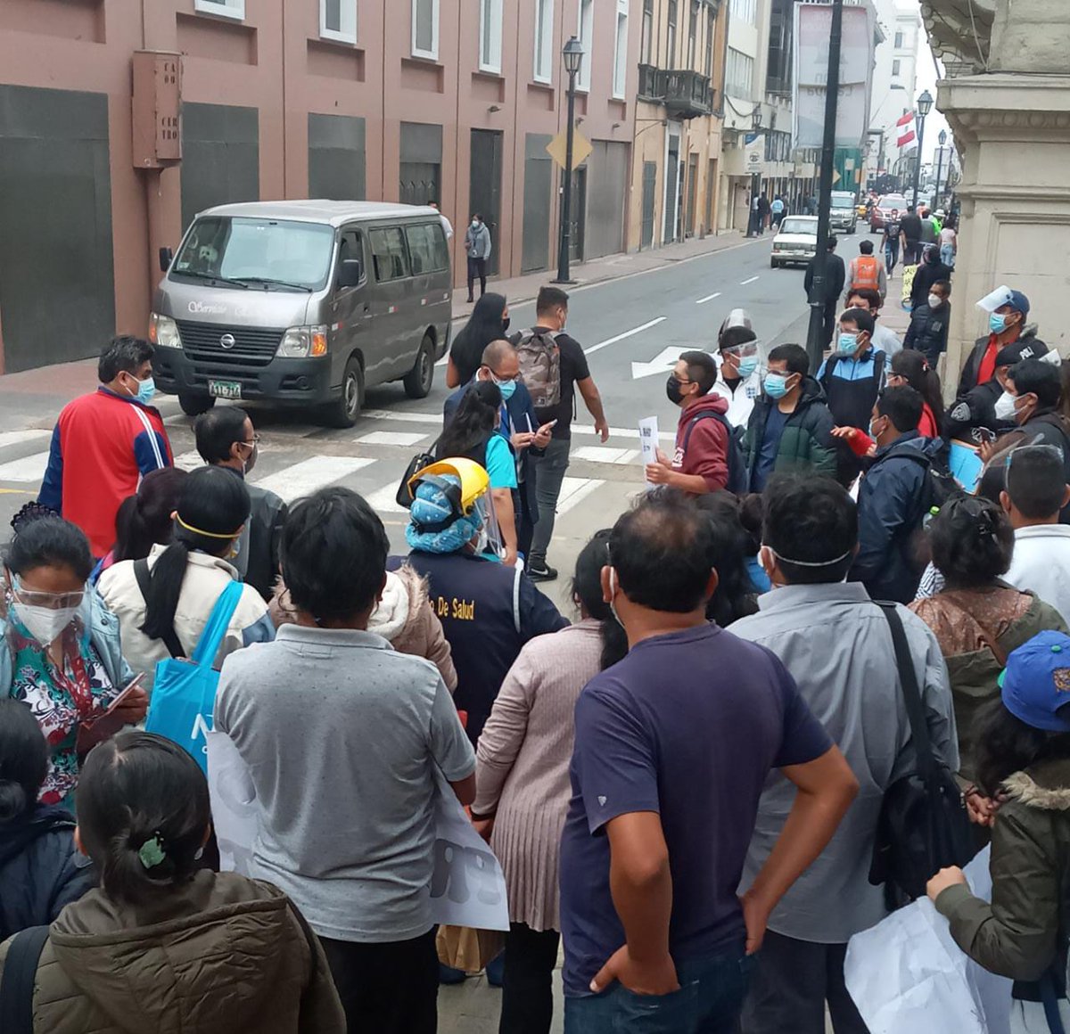 ExcluidosNom's tweet photo. AGRADECEMOS AL CONGRESISTA @FreddyLlaulliAP, a su asesor el Dr. Ever De la Cruz, por el esfuerzo y apoyo en este día. https://t.co/H5bgi0BS8E