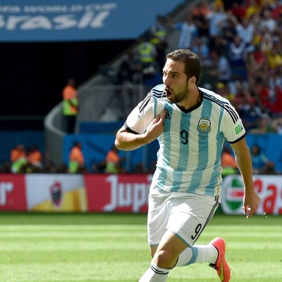 chomickirio's tweet photo. Y algunos pensaron que ser el 9 de la Selección Argentina era fácil. 

Saludos del que metió el gol más importante de los últimos 30 años y tres más en semis de Copa América para llevarnos a otras dos finales. https://t.co/o58JCP0lp6