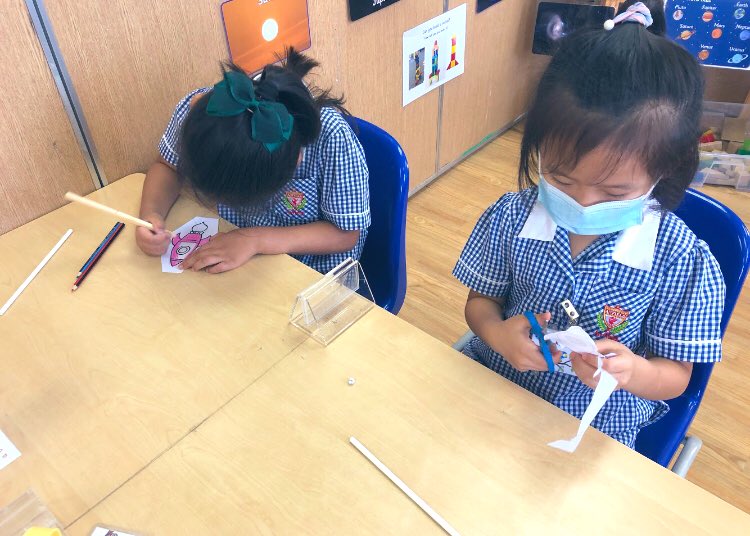 anfield_schhk's tweet photo. #OwlClass blasted off into the week by creating, assembling and testing their very own rockets 🚀 #AnfieldSchoolHK #HongKongSchools #Kindergarten https://t.co/mqWQayEQnt