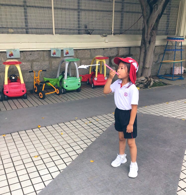 anfield_schhk's tweet photo. #OwlClass blasted off into the week by creating, assembling and testing their very own rockets 🚀 #AnfieldSchoolHK #HongKongSchools #Kindergarten https://t.co/mqWQayEQnt