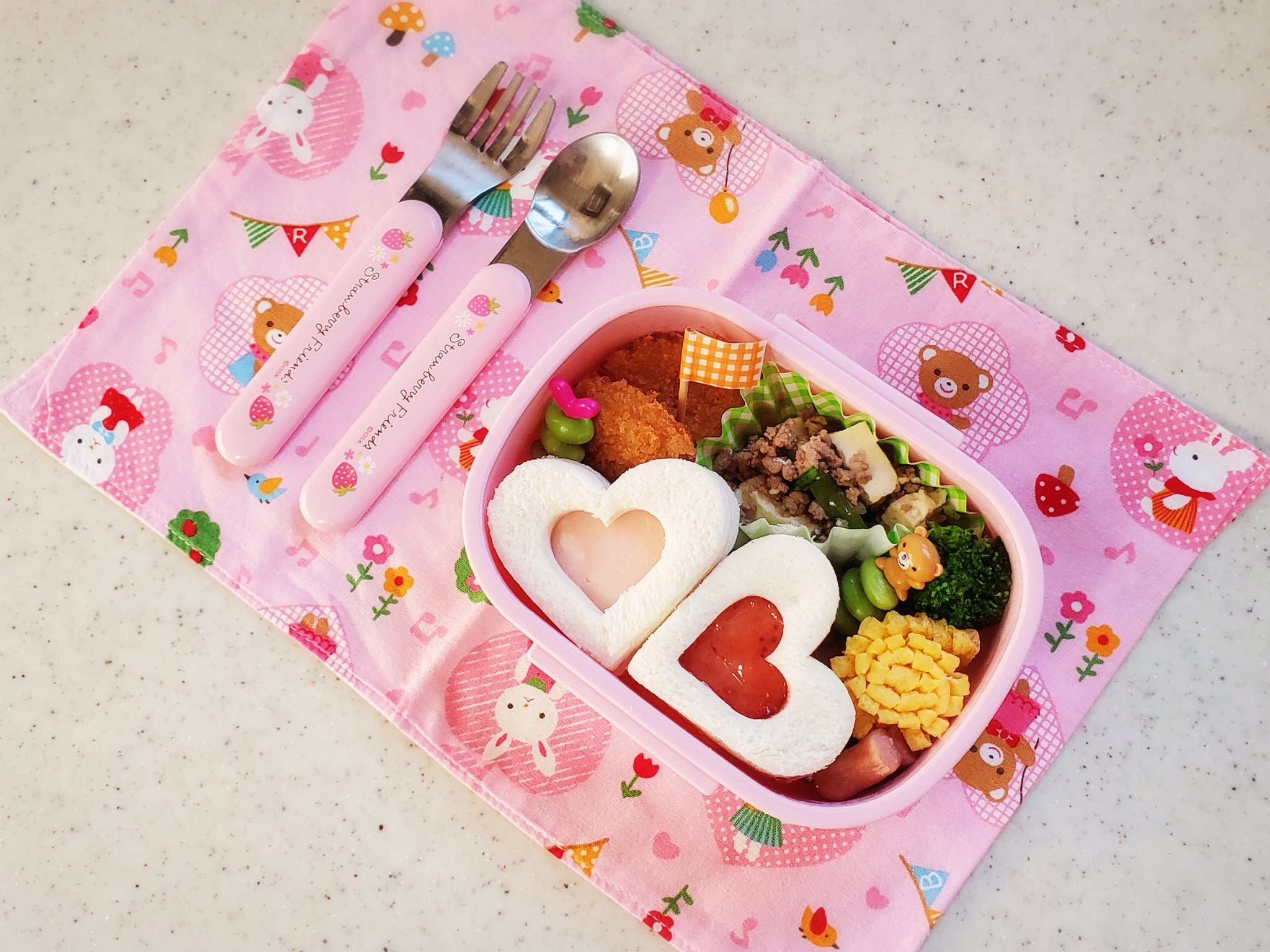 みずき 今日のお弁当 パンダちゃん 昨日出かけてて疲れたから簡単なパンダ お弁当 キャラ弁 おにぎり パンダ ぱんだ 幼稚園 お弁当記録 T Co Chomsqdbkr Twitter