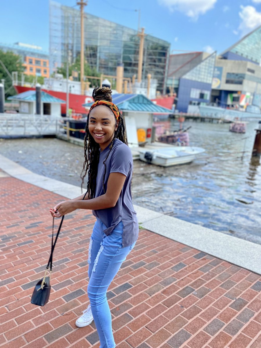 AlexJeanMarie's tweet image. Forever and always going to be a goober who trips/ falls mid picture 🤷🏾‍♀️😂