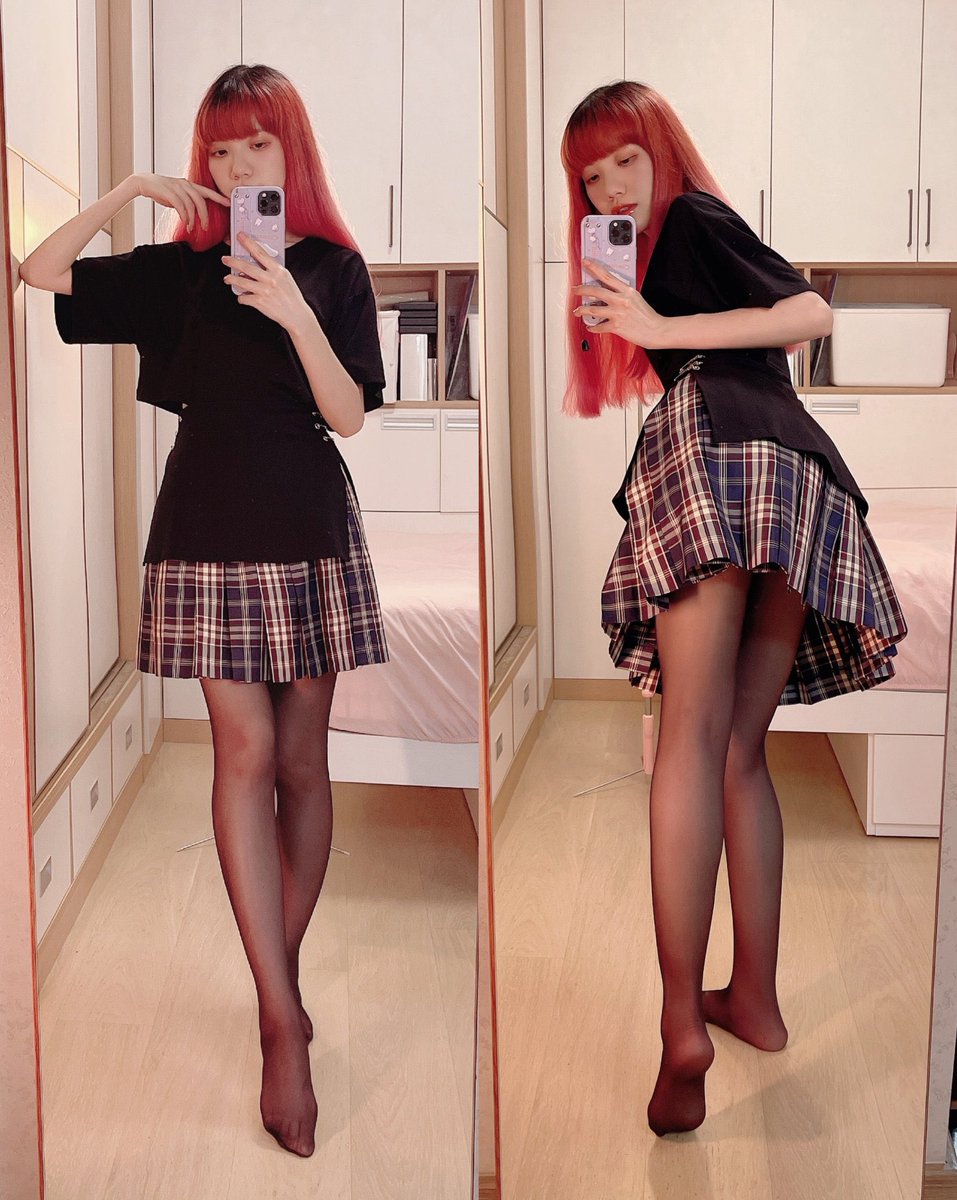 heisibot's tweet photo. #feet #foot #girl #pantyhose #footjob  #美脚 #美腿 #足交 #黑絲 https://t.co/X57EDtjYpZ