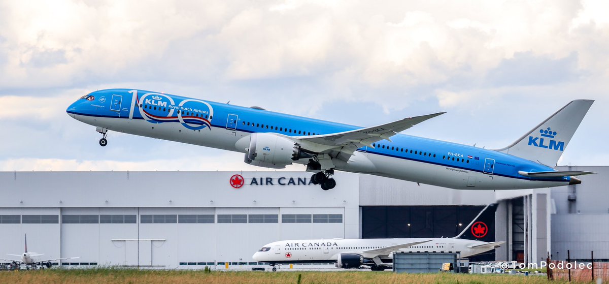 TomPodolec's tweet photo. PHOTO KLM #KL692 departing Toronto and heading home to Amsterdam. KLM 100 Years Anniversary livery.
PH-BKA Boeing 787-10 https://t.co/Dez2YUytcP