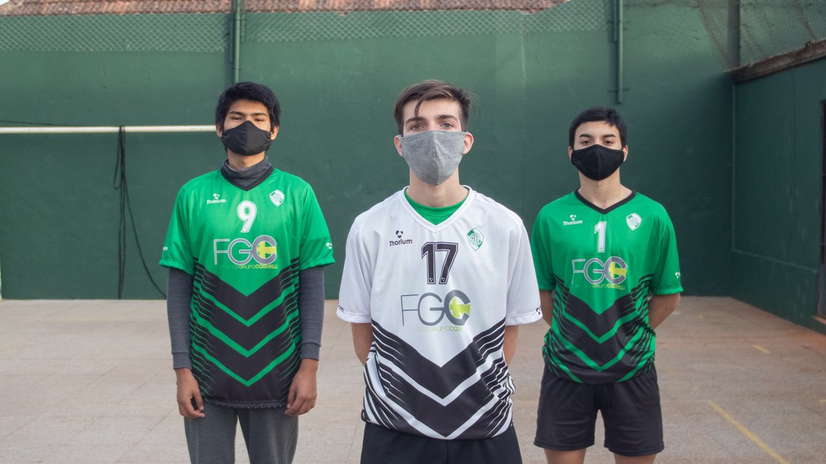 VOLEYDEFEBANF's tweet photo. La tira B tiene nueva indumentariaaa 🔥🔥
Que les parece? Les gusta?
Seguimos creiciendo 💚💪
#elclubdebarriomasgrandedelmundo #soydeldefe https://t.co/6WnIS8USQK
