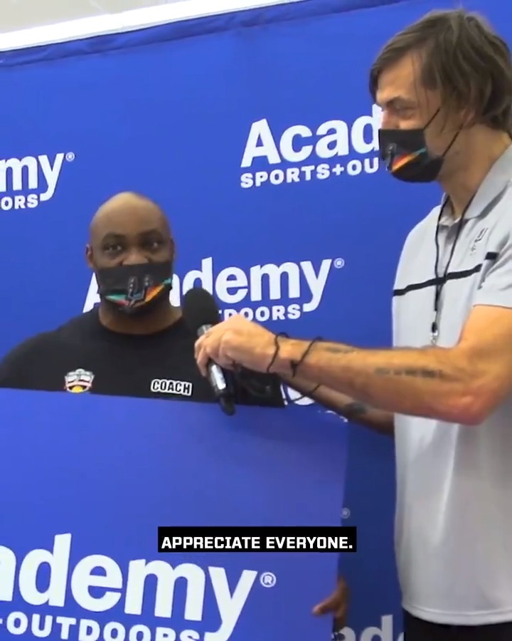 In honor of #FathersDay, we teamed up with @Academy to deliver a special shopping experience for the Twitty family!
#HaveFunOutThere | #GoSpursGo https://t.co/82BIVUl62R