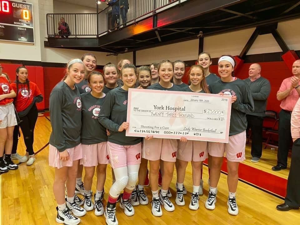 FranRamsdell09's tweet photo. As a member of @wellsladyhoops, I participated in the Shootin’ for a Cure event, which raised money/awareness for members in our community diagnosed with cancer. Knowing that I have made a difference to many is meaningful to me on a personal level.
#SALTServes21 #NCAALearnLead https://t.co/pBbErg0S2y