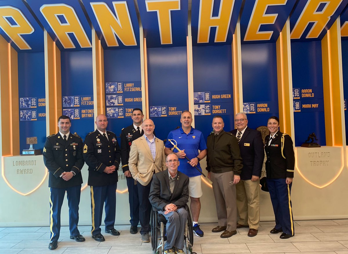 Pitt_FB's tweet photo. Happy Birthday, @USArmy 🥳

Honored to host Brigadier General Duane R. Miller, several members of the U.S. Army and Dr. Rory Cooper at the team facility today!

#H2P 🇺🇸 #ArmyBDay https://t.co/07wDLJzsto