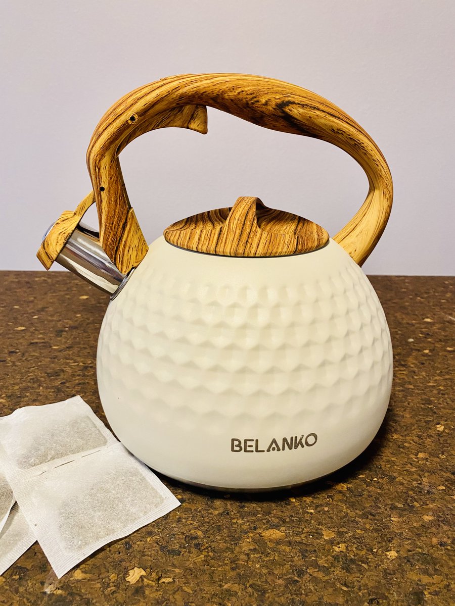 MuzhMasha's tweet photo. This is the prettiest kettle I've ever had! I like that you can use it on any type of stove-top and that it's dishwasher safe. The whistle is very loud. The handle stays cool. I also like the large capacity. 
https://t.co/QWXE8RA43G

#belanko #tea #teakettle #kettle #kitchen https://t.co/rwNlIOmdu0