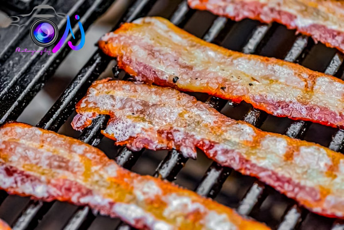 jhampier_alex's tweet photo. Bacon ahumado ....
"Como un ingrediente tan pequeño, aporta tanto sabor? .”
Chef oficial y editor de post: @jhampier_alex
#foodporn #bacon #burger #angryangus #yucatán #hamburguesas #angryoriginal #angryangushamburguesas #queso #mid #foodie #food #hamburguesa #comida #ecuador https://t.co/BMa5Ceym5N