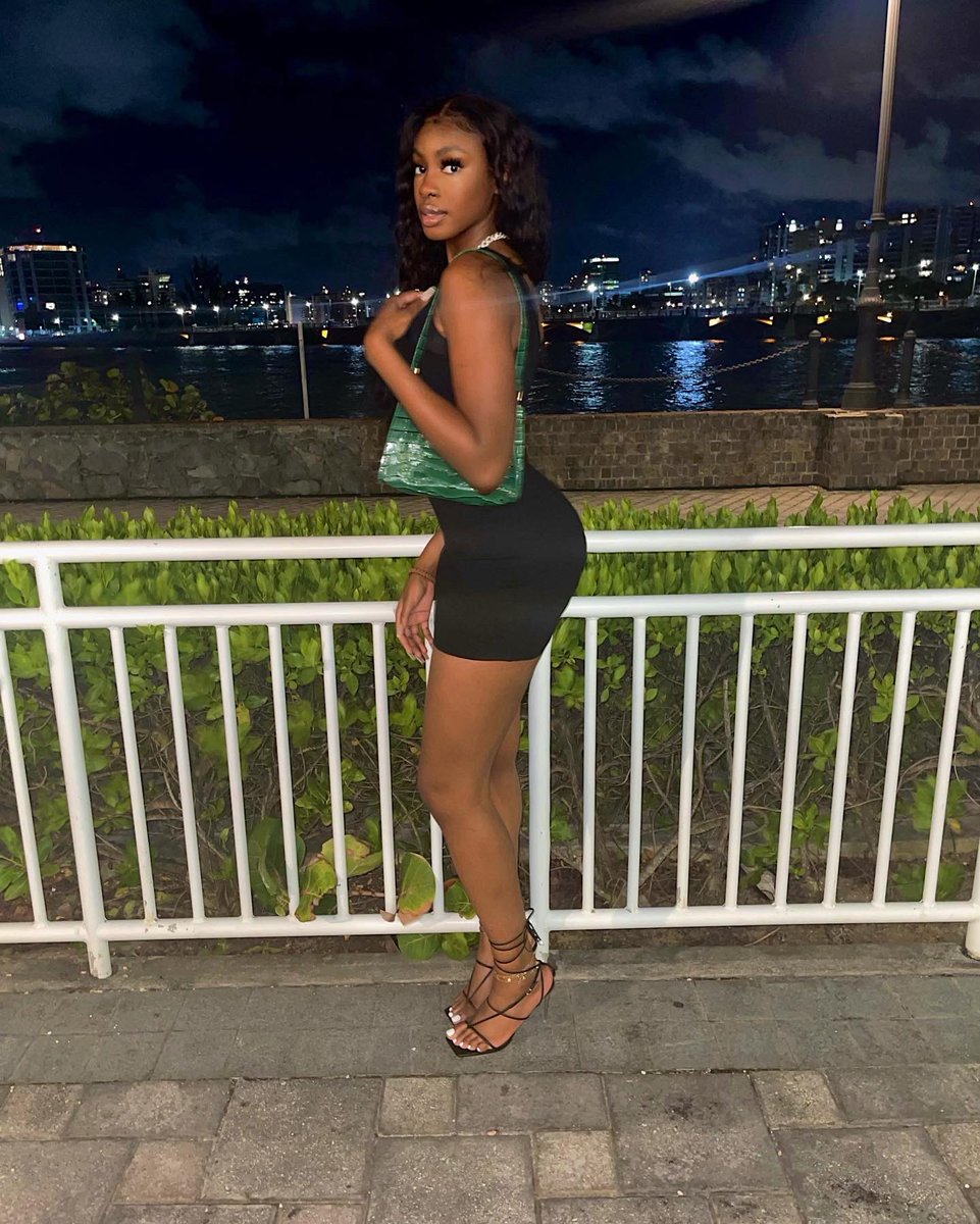 ermehhh's tweet photo. 6’3 w/ heels 😘 https://t.co/knOFdEdZim