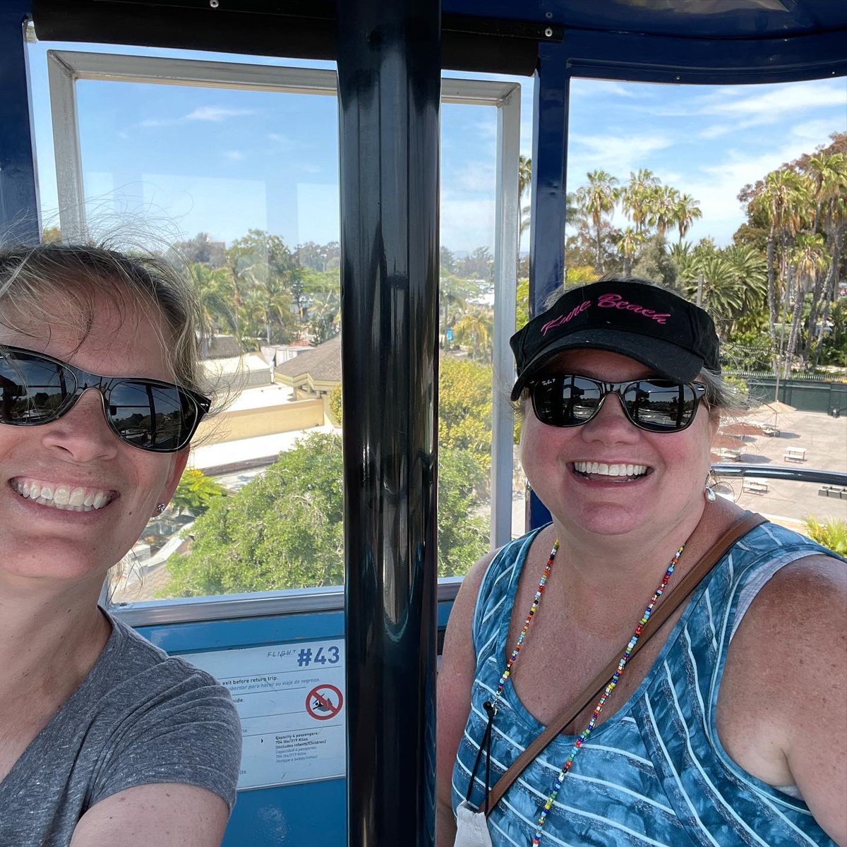 CherishToday08's tweet photo. San Diego Zoo @MelissaDarrow #zoolife #DoWeHaveToGoHome https://t.co/z3Mzv2ZwmV