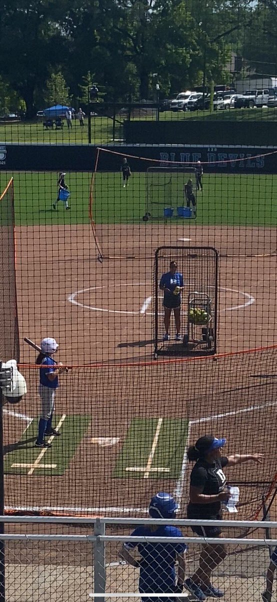 NatalieG2024's tweet photo. I learned a lot this weekend at the @DukeSOFTBALL camp thanks to @DukeCoachYoung @PurdueCoachD @oliviaadyan. @LadyDukes_Gold @IHartFastpitch @Los_Stuff @StriveSoftball https://t.co/KHM27VqwNB