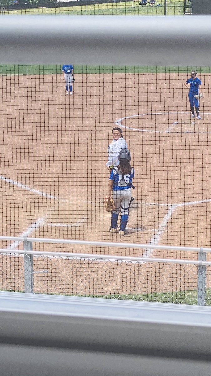NatalieG2024's tweet photo. I learned a lot this weekend at the @DukeSOFTBALL camp thanks to @DukeCoachYoung @PurdueCoachD @oliviaadyan. @LadyDukes_Gold @IHartFastpitch @Los_Stuff @StriveSoftball https://t.co/KHM27VqwNB