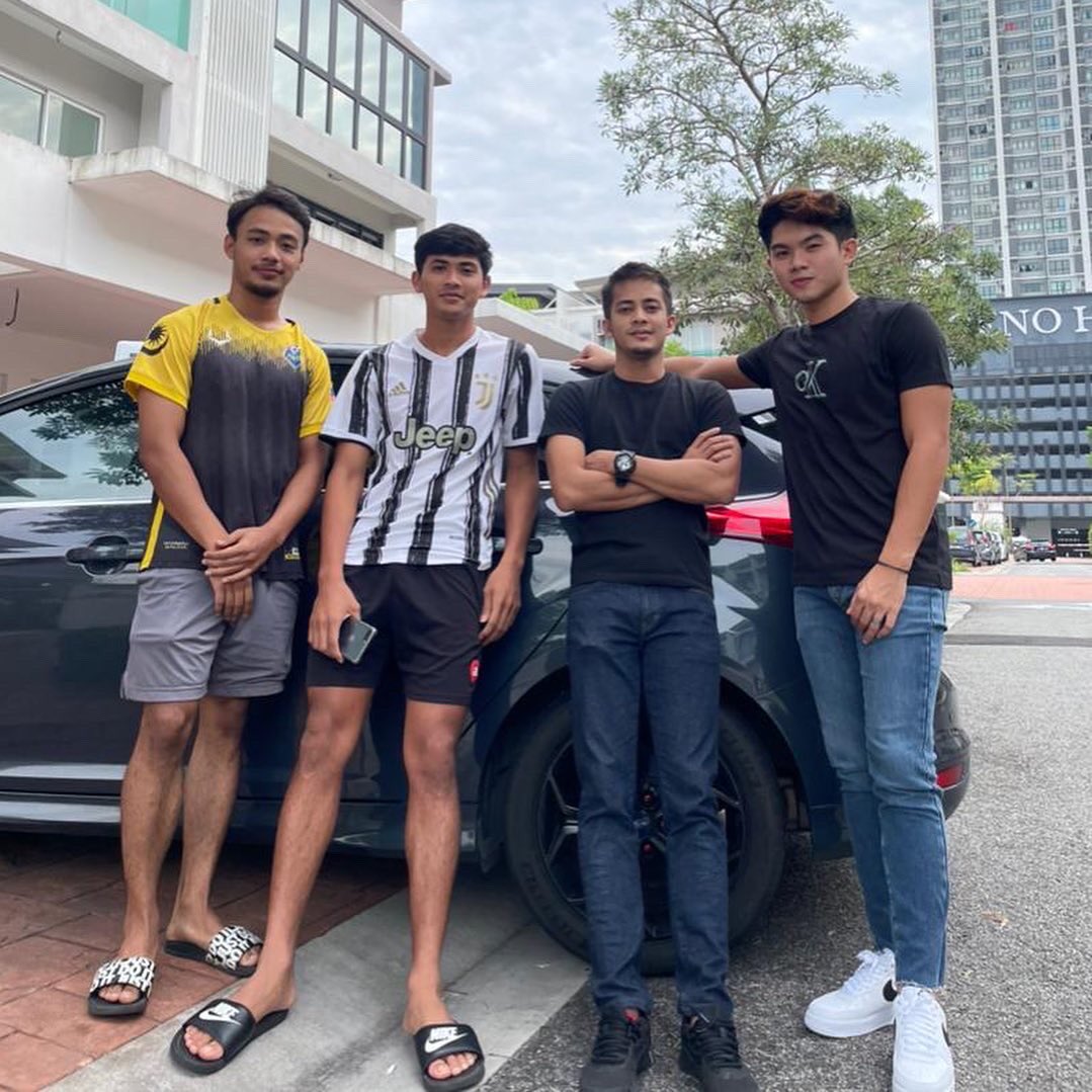 mamatberry's tweet photo. NEW life is coming ma man🤜🏻🤛🏻
Keep focus in your football carried
#football #selangor to #sabah 
#mb7 #respec7 #familiabrothers #Younganddangerous https://t.co/T5mwnEOZ6j