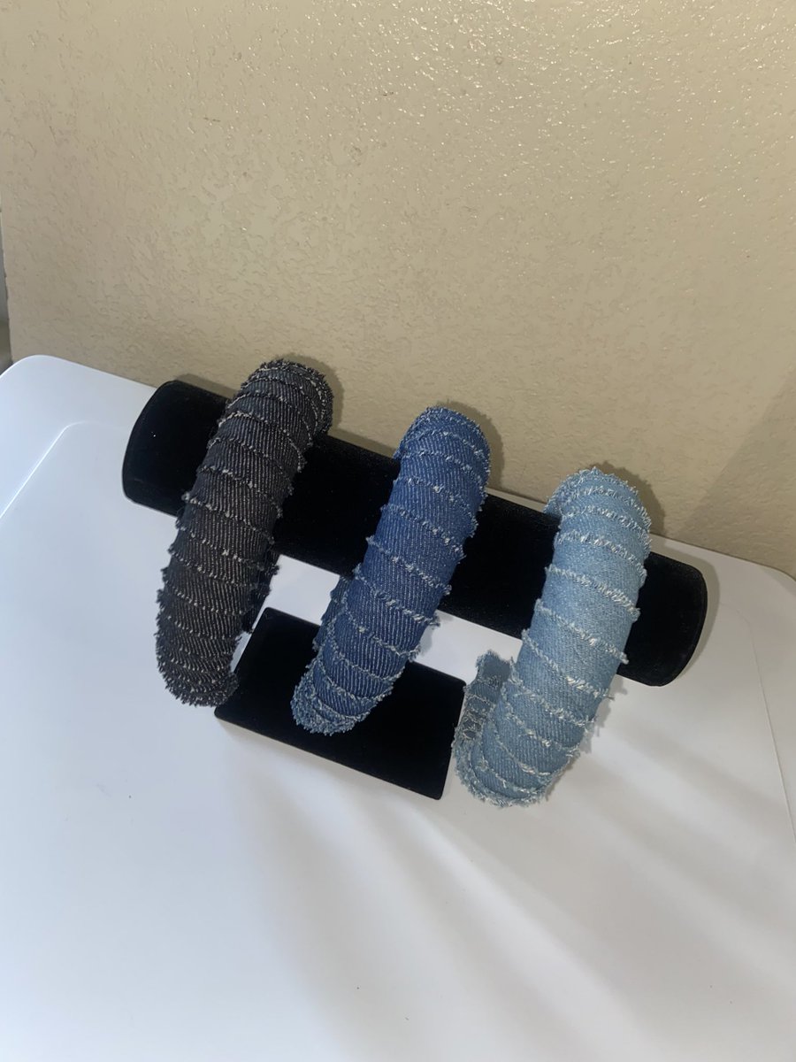 emareneegreen's tweet photo. Denim HeadBands Now Available 💙

#beautyyidpromised #smallbusiness #headbands #headaccessories #BlackOwnedBusiness #girlsbusiness #fashion https://t.co/Y65LyeufRD
