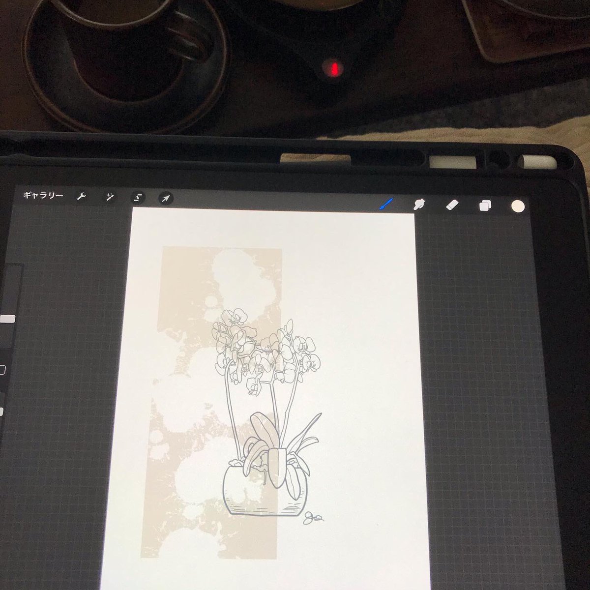 UsamaruDesign's tweet photo. おはようございます\(^-^)/背後に月のあるデザインに決定。「蘭と月」。I chose the one with the moon on the back. ‘Orchid and the Moon’.
#simpledecor #simpleinterior #ナチュラルインテリア #シンプルアート #simplehomedecor #orchidlove #蘭 #胡蝶蘭 #society6 #suzuri
#phalaenopsisorchid https://t.co/x6ekb2CNoP