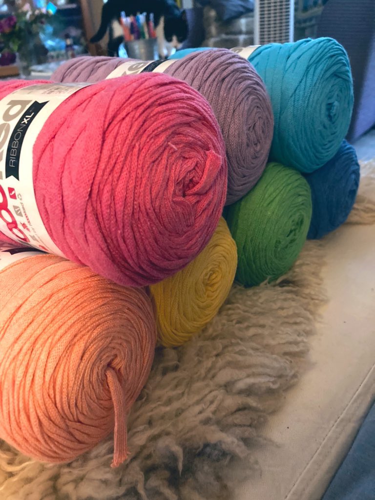 Chachasmaking's tweet image. From here to there... And now I ought to go to bed! I absolutely love making a freeform basket. It's like coiling a pot, but with yarn. So satisfying the way that floppy yarn becomes a strong rigid structure. It's a good analogy for a wedding gift.