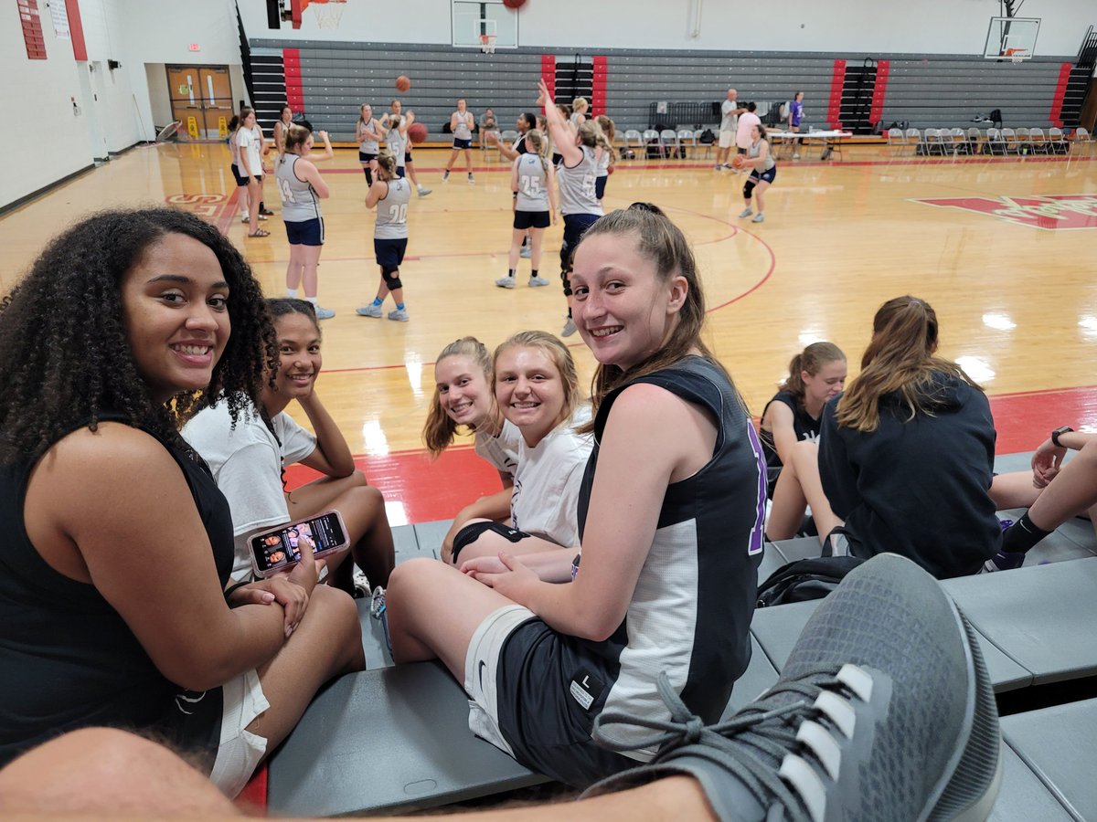 PHSLPbasketball's tweet image. First day of over night team camp  at Bethel is almost complete and it&apos;s been a good day for growth on and off the court no doubt! #BookClub #HeroCode #PhotoScavengerHunt #JesusPanthersFamily