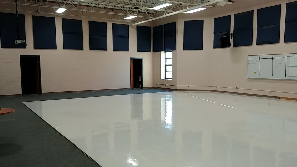 Thank you to the parents and students that helped to empty the entire band room in preparation for new paint and floors!