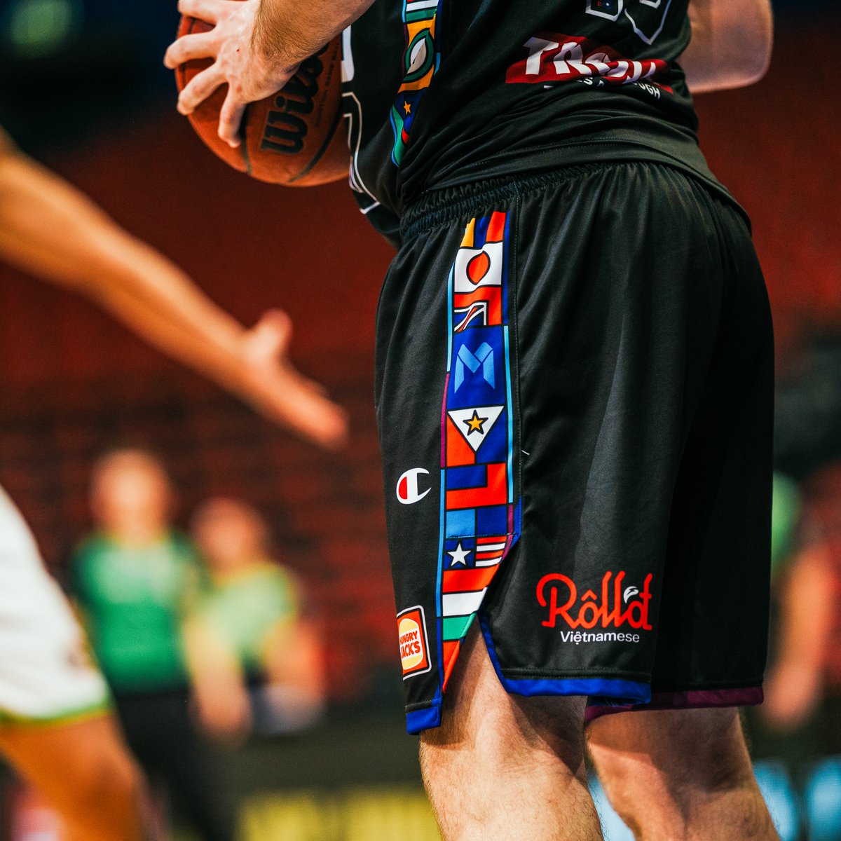 🇷🇸🇦🇲Multicultural kits are back tonight 🇦🇺🇯🇵
And as a result we will be extending our silent auction until Thur 12pm. All jerseys are up for grabs. Each of them will be signed &amp; sent to the highest bidder. SMS 0428895743 your bid, name, email &amp; DOB. 
All $ going to <a href="/helpinghoops/">Helping Hoops</a>