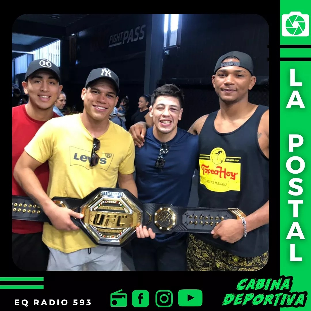 #MMA | ¡TREMENDA POSTA! 📸 El nuevo campeón de la UFC 🏆, Brandon Moreno, junto a sus pupilos ecuatorianos: César Abad, Aarón Cañarte y Michael Morales 👏🇲🇽🇪🇨. @theassassinbaby @AaronCanarte @entramgym @UFCEspanol @ufc https://t.co/kJHE2cBbIq