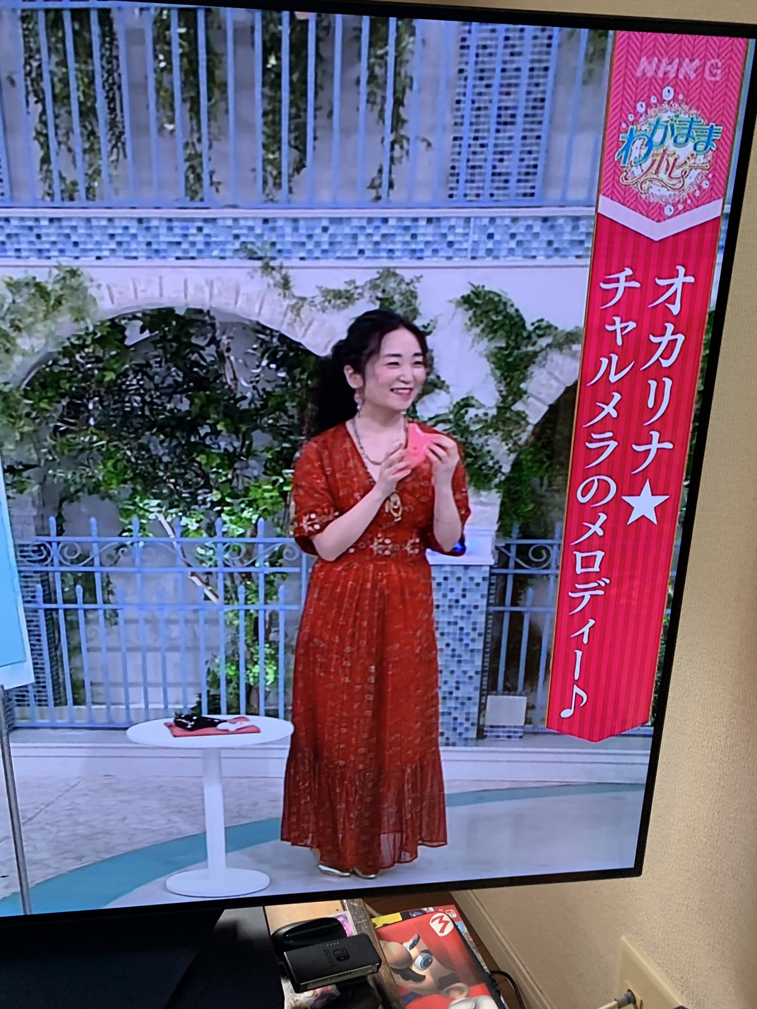 マロニー あさイチに出演しているオカリナ奏者が おでこ出したフワフワポニーテールに赤いワンピースなんだけど これはオカリナ界の流行りなのかしら T Co Uyd4pfwjfb Twitter