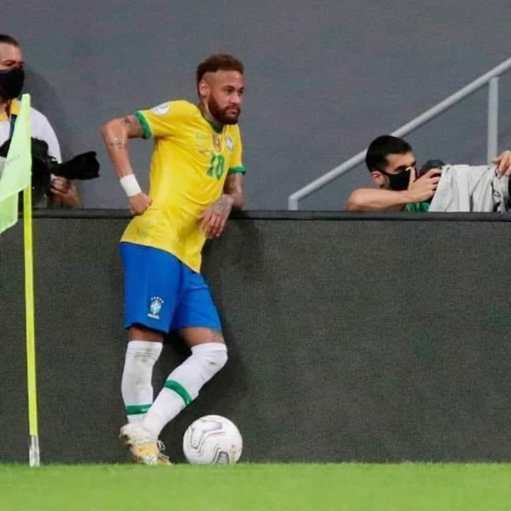 njdmarlon's tweet photo. Quando eu tava jogando na Educação física, e via ela de gracinha com outro: https://t.co/0mERebfxLU