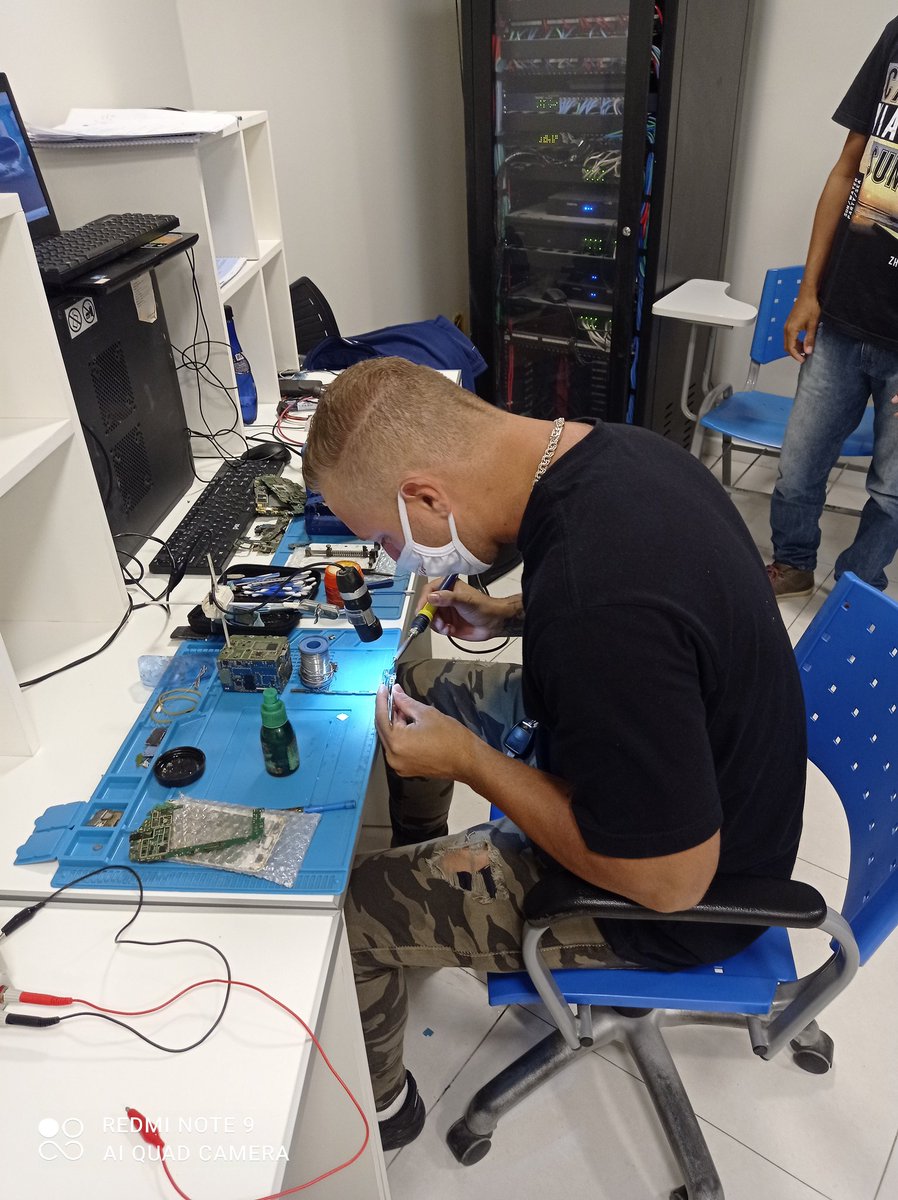Evandro05765679's tweet photo. #Microlins
#TécnicoEmEletrônica
#ConcertoManutençãoDeCelular https://t.co/4JmplyQ6uZ