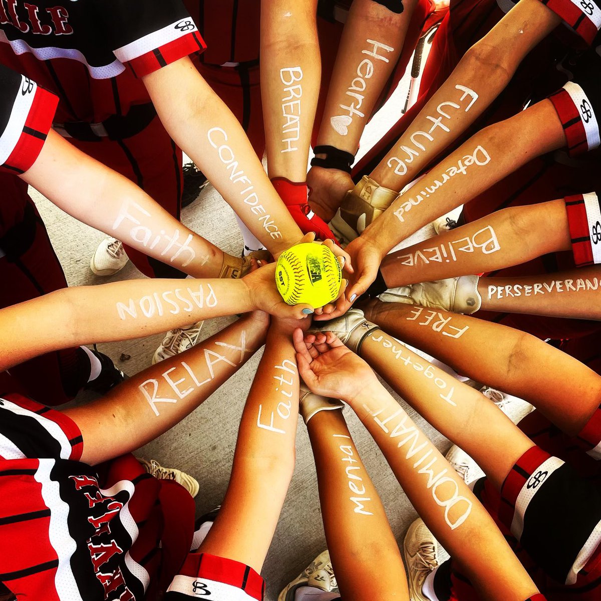 _YHSsoftball's tweet photo. Today does not define us! Itβs hard right now because these athletes poured their hearts and soles into this season! Iβm so proud of this historic team and season! Itβs been and honor to coach these ladies! Thank you fans for your support. #proudfox #wewillbeback https://t.co/C0bycAmMGT