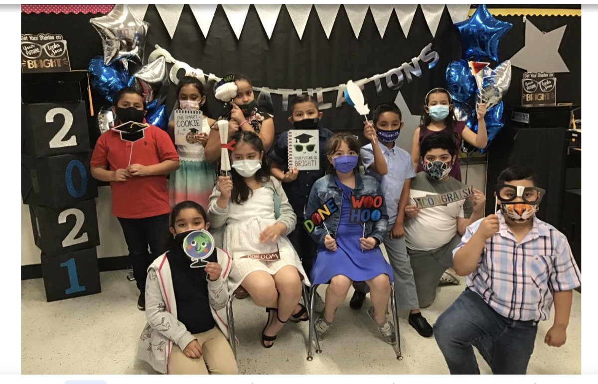 Sidney_Lanier_'s tweet photo. Our ECSE, Kinder &amp; 2nd grade teachers really made awards ceremonies memorable!! https://t.co/BWYOaByVwd