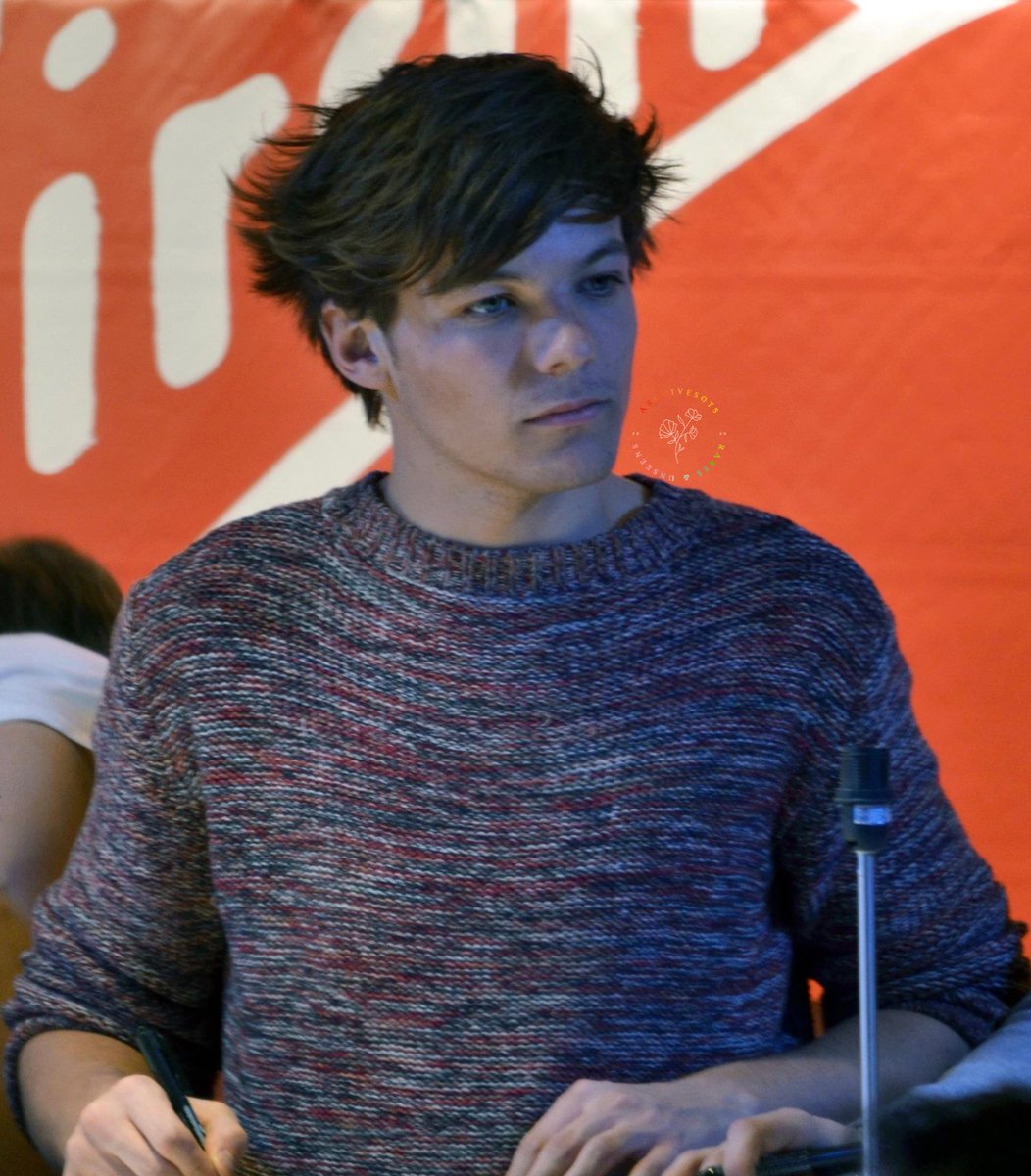 What did everyone think of Louis’ cooking video today? We sure enjoyed it! Here’s a Paris unseen to celebrate his cooking skills (or lack thereof).