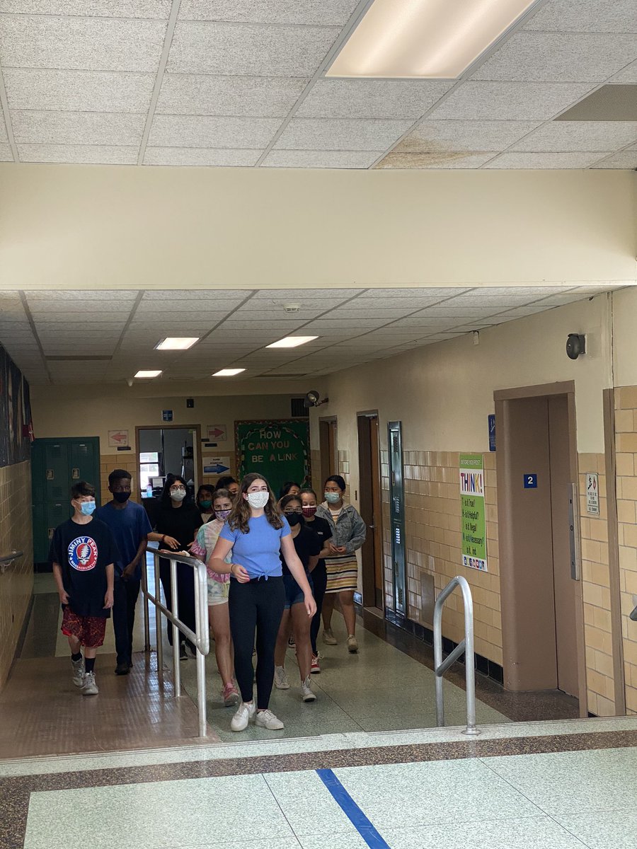 ms_lundberg's tweet photo. Big shout out to our 8th grade Honor Society students who spent some time with our 6th graders last week , walking around our building and sharing their wonderful words of wisdom from their own experiences at JFK over the last 3 years!  @JFK_Bethpage @MastelloneMs https://t.co/pjEfFCHisn