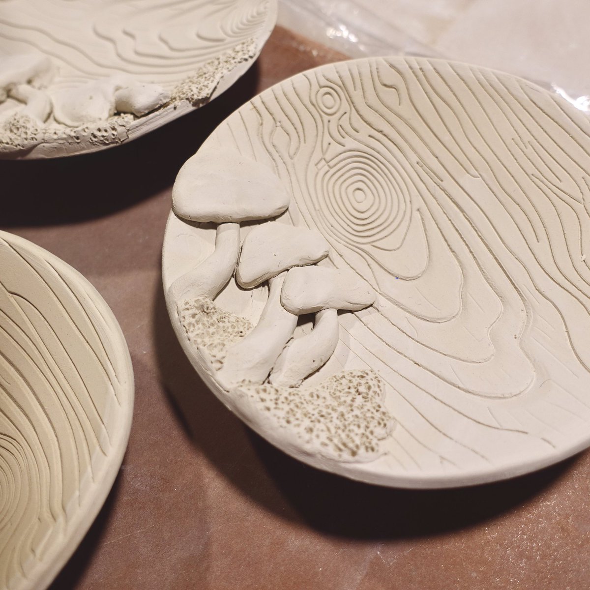 Averiverastudio's tweet photo. Sometimes I wish ceramics was a quicker process. But things are coming along! #pottery https://t.co/t1QS64cvog
