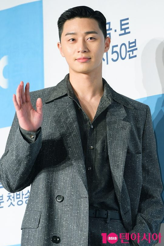 theseoulstory's tweet photo. [UPDATE] Park Seo Joon's agency said "no comment" regarding his participation in 'The Marvels' movie

🤨🤔

Source: https://t.co/iTeVBDSeGQ https://t.co/YvRrx8lsNd