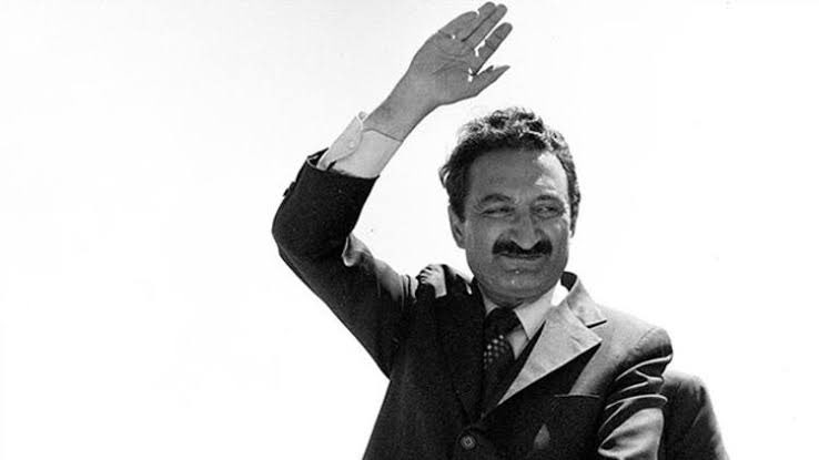 digizmoo's tweet photo. @ProfDemirtas Ecevit Atatürk’ten sonra toprak fetheden tek liderdir. Tüm baskı ve ambargolara rağmen Kıbrıs’a çıkmıştır. Ülkedeki ABD üstlerini kapatmıştır. Çoğu işci hakları onun döneminde kazanılmıştır. Bugün bir türbeye bile sahip çıkamayan, bir mektupla rahibi iade edenler onu anlamaz. https://t.co/q7ym9C8XQF