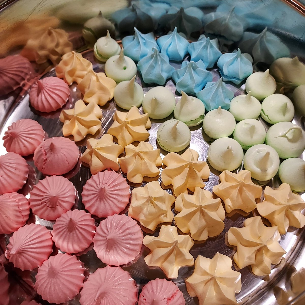 Told you every new cake I do would be covered in these things!