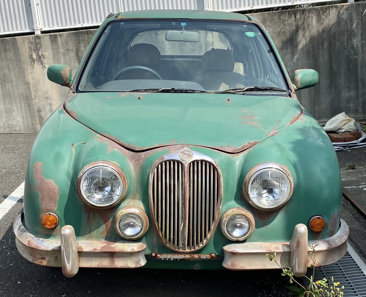 情景師アラーキー 荒木さとし 探偵はbarにいる 高田号 詳細写真 美術スタッフによる見事な錆塗装 しかし 後部タイヤフェンダーの左右部分は本当の錆でした 検索したらこの車両を仕上げたディラーのblogに 元車両の錆を残しているのが分かりまし