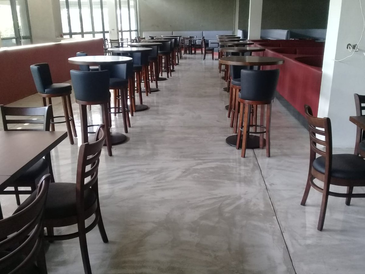 AfricoteMoz's tweet photo. Resultado final da aplicação de VALENCIA no pavimento de um restaurante no província de Maputo. https://t.co/8WXca2LvcE
