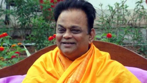 vickneswarang's tweet photo. "கோபிகான்னு அழைத்தால்.. அந்த மாணவியை அடையாமல் விடமாட்டார் சிவசங்கர் பாபா" இவனுக்குலாம் மரியாதை ஒரு கேடு....kar thooo https://t.co/lgbsZEv14E