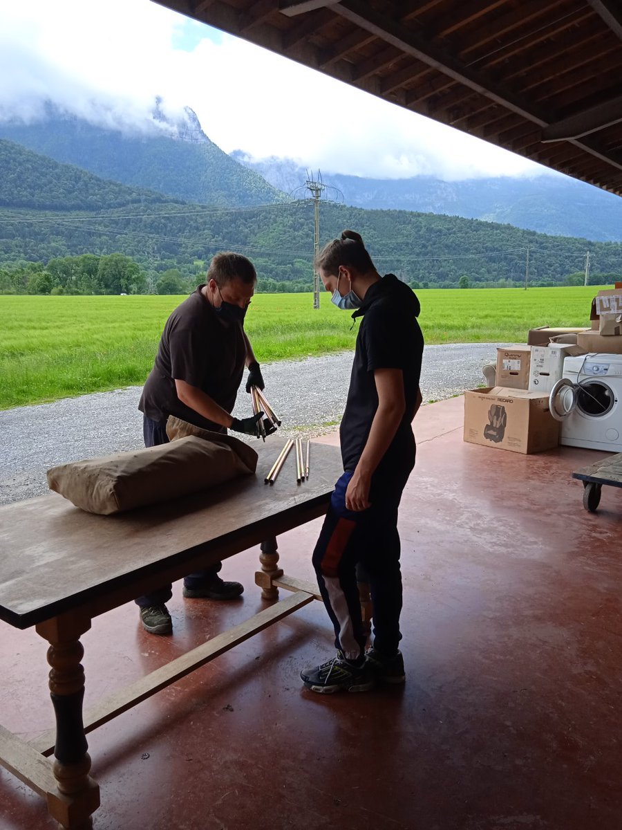 [ Retour en Image 📸 ]

Félicitation à nos jeunes du #PlanB qui ont donné un coup de main au Mag LE Galta à Giez ! 

Les jeunes ont réceptionné les articles donnés par des particuliers, rangés, nettoyés, étiquetés et mis en magasin. 

#Solidarite #1jeune1solution I <a href="/bijannecy/">Info Jeunes Annecy</a>