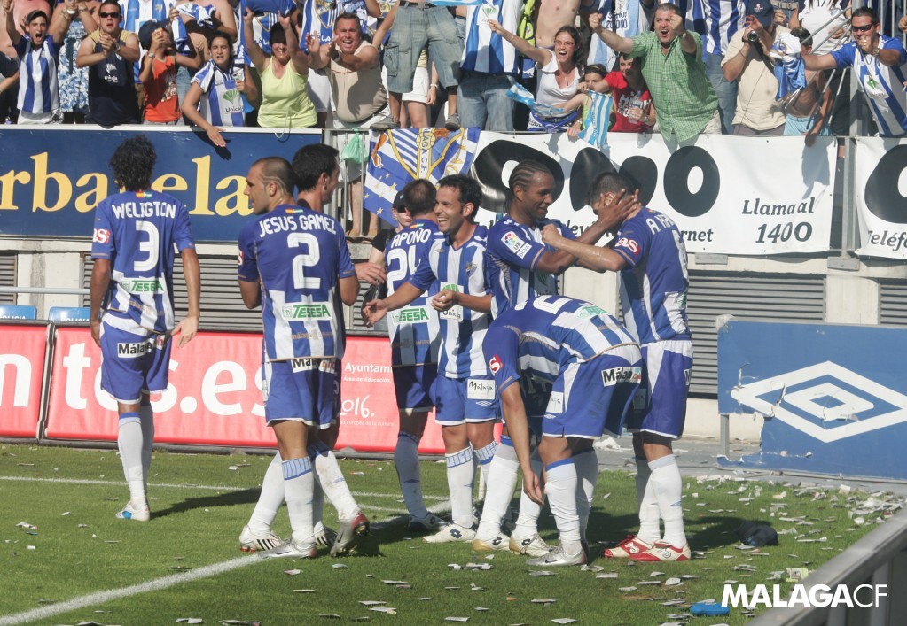 MalagaCF's tweet photo. 💙🤍 15 de junio de 2008 💙🤍

#MCFMemoria📜 #MálagaTenerife⚽ https://t.co/XpMOGyYwyx